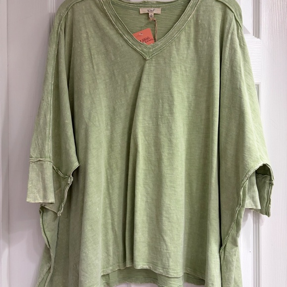 easel Tops - New Easel Oversized 3/4 Sleeve Top V Neck Pullover T-Shirt Green Size Small